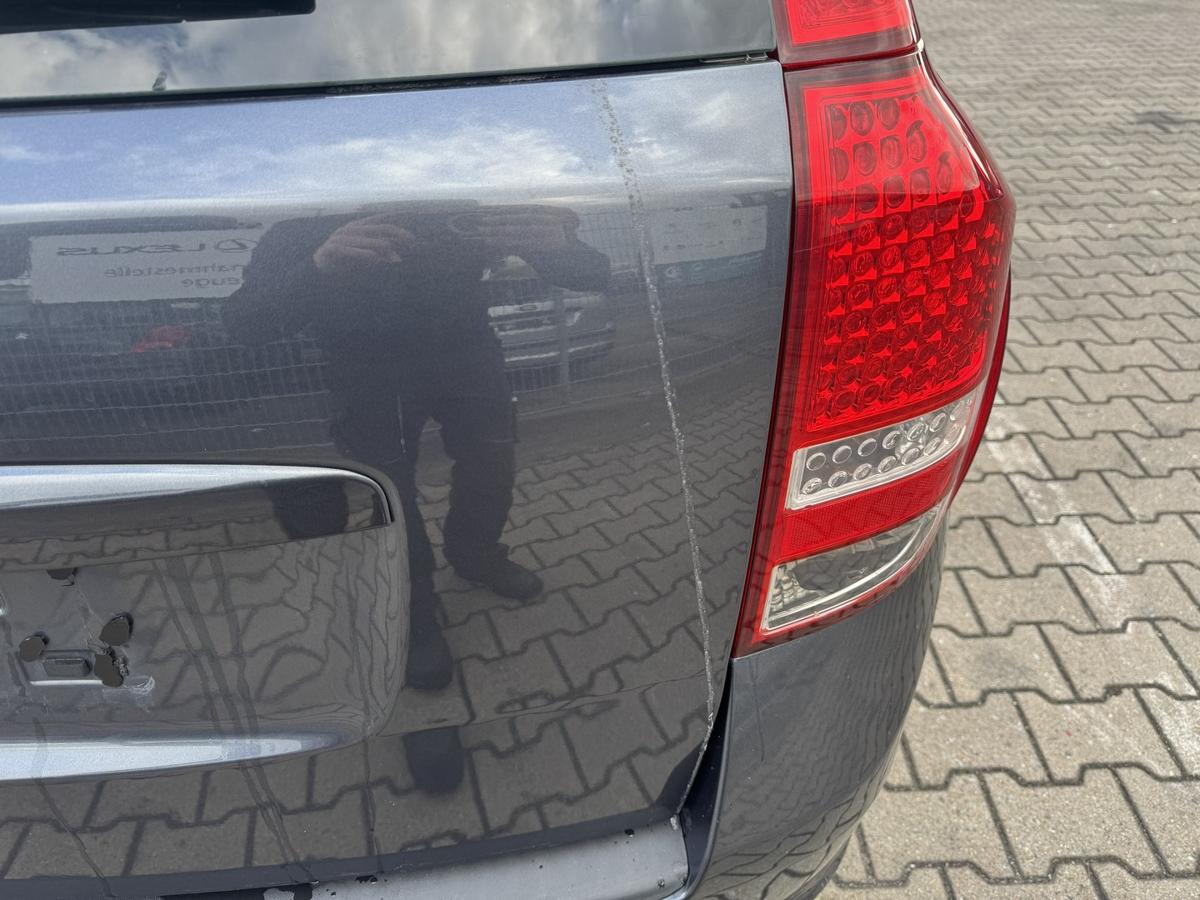 Kia Ceed ED original Heckklappe mit Heckscheibe 5K Graumetallic Kombi Bj.2011